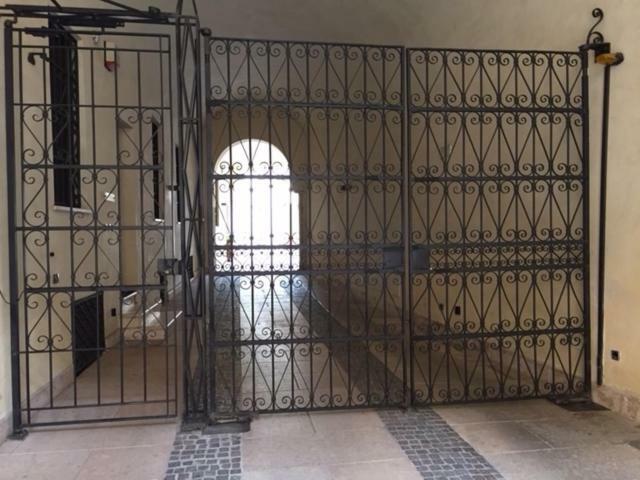 Ferienwohnung Palazzo Guerrieri Da Fermo Mantua Exterior foto